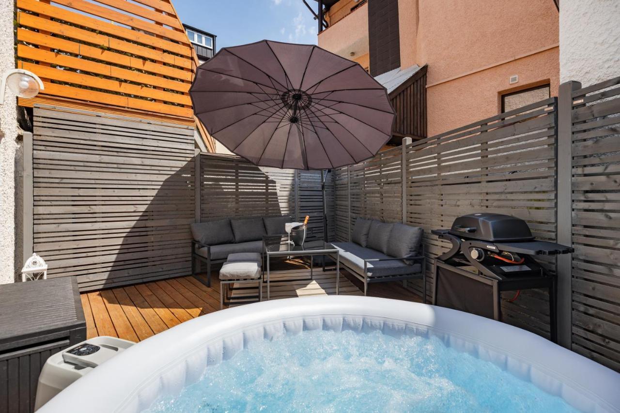Terrace Apartment With 5 Rooms, Whirlpool And Bbq Augsburg Exterior foto